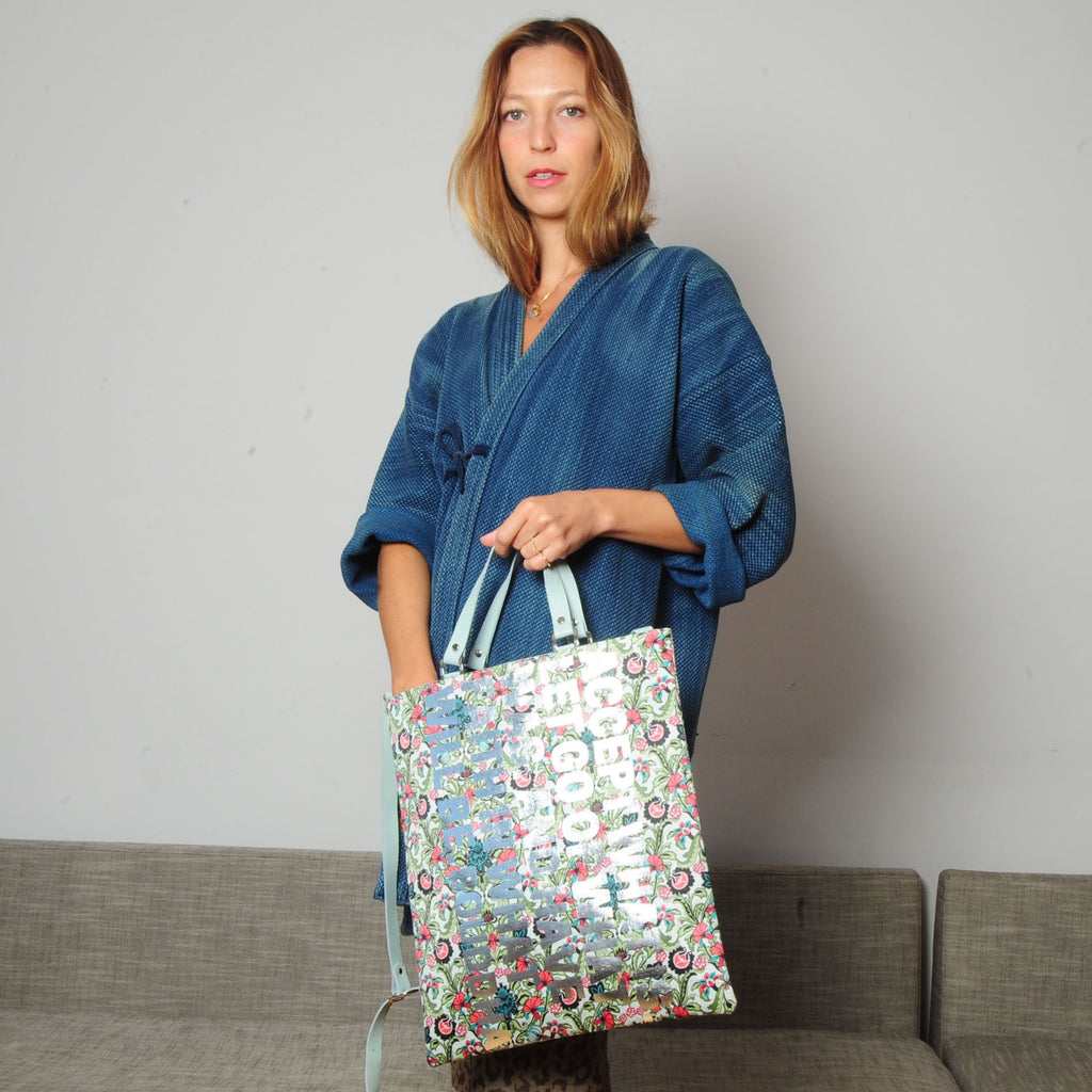 MEDIUM HIGH BAG #8| EVA ZINGONI  Fleurs vert d'eau | AcceptCitation spirituelle "Accept what is, let go of what was and have faith in what will be." Bouddha, coloris argent. Eco bag. Sustainability. Eco-designer. Tote bag. Spirituality.  