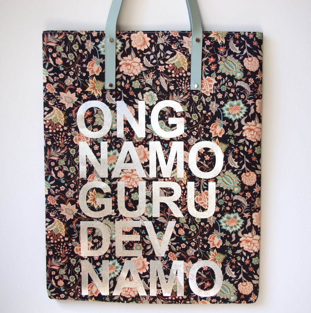HIGH BAG #23 - EVA ZINGONI - Sac cabas de luxe - Ong namo guru dev namo - Yoga kundalini - Silk bag - Eco bag - Sustainability - Tote bag - Eco designer 